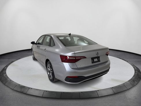 Used 2024 Volkswagen Jetta SE FWD image 7
