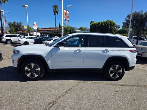 Used 2023 Jeep Grand Cherokee 4WD 4xe image 9