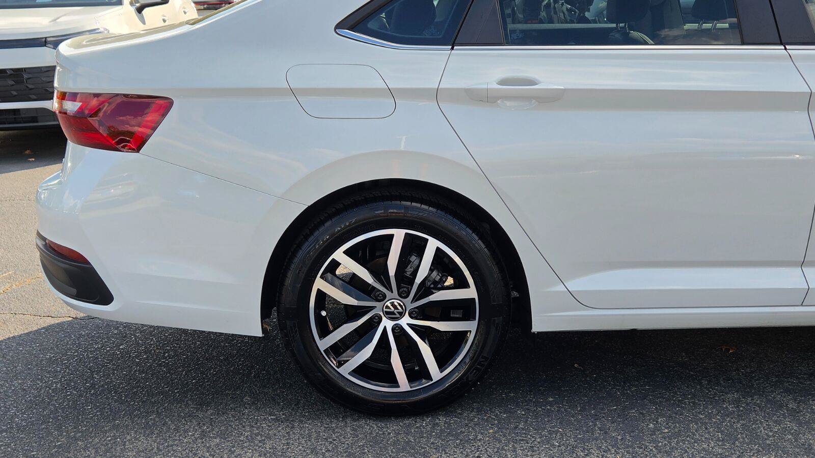 Certified 2026 Volkswagen Jetta SE FWD image 15