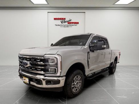 Used 2025 Ford F350 Lariat AWD/4WD image 3