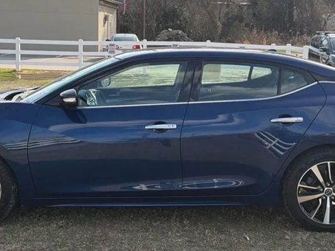 Used 2023 Nissan Maxima SV w/ Floor Mat Group image 4