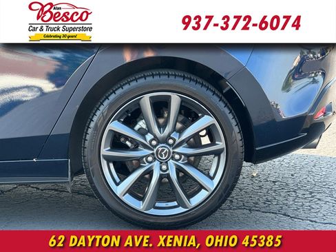 Used 2019 MAZDA MAZDA3 Hatchback w/ Preferred Package FWD image 7