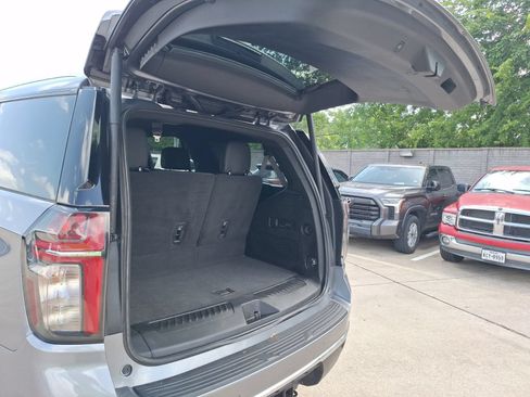 Used 2022 Chevrolet Tahoe LT w/ Luxury Package RWD image 34
