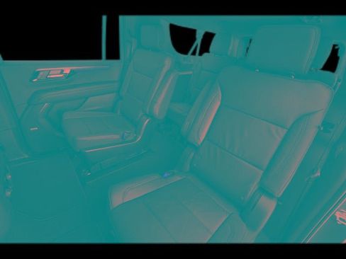 Certified 2025 Chevrolet Suburban Z71 AWD/4WD image 33