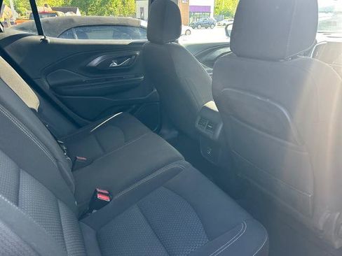 Used 2023 GMC Terrain SLE w/ Driver Convenience Package FWD image 6