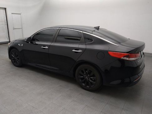 Used 2018 Kia Optima LX w/ 17" Alloy Wheels Package FWD image 3