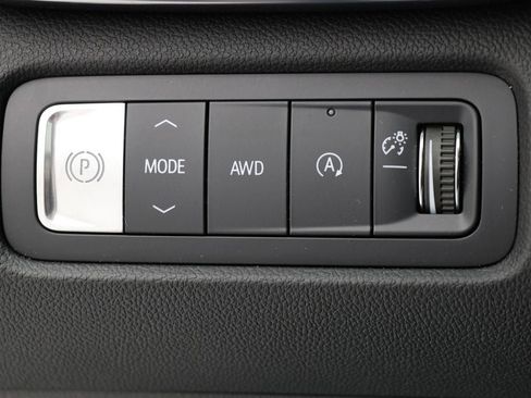 Used 2024 GMC Acadia AT4 w/ Luxury Package image 29