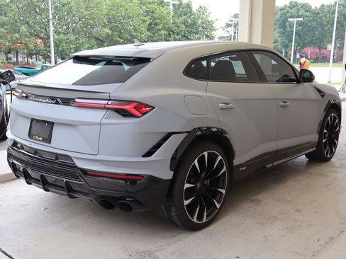 Used 2024 Lamborghini Urus S AWD/4WD image 4