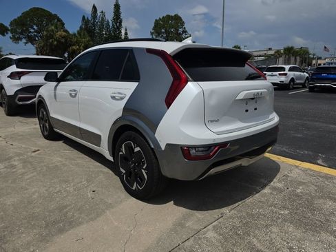 Used 2023 Kia Niro Wave FWD image 13