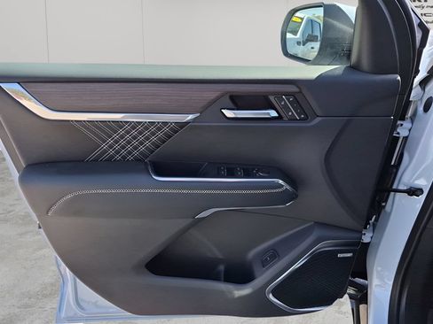 New 2026 GMC Acadia Denali FWD image 27