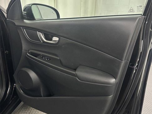 Used 2018 Hyundai Kona Limited image 32