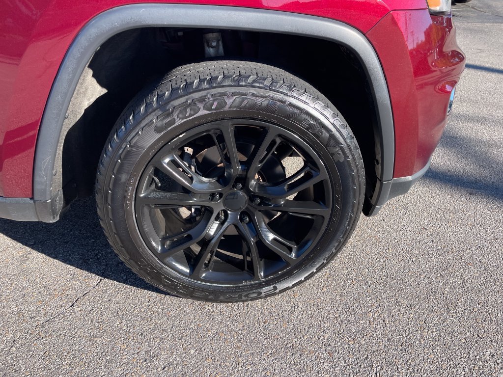 Used 2017 Jeep Grand Cherokee Limited AWD/4WD image 11