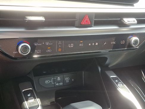 Certified 2024 Kia Sorento S AWD/4WD image 15