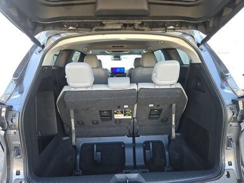Used 2025 Toyota Sienna XLE w/ XLE Plus Package AWD/4WD image 22