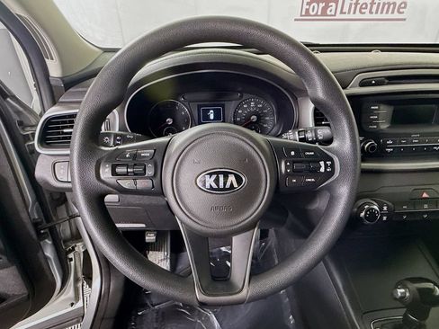 Used 2016 Kia Sorento L FWD image 17
