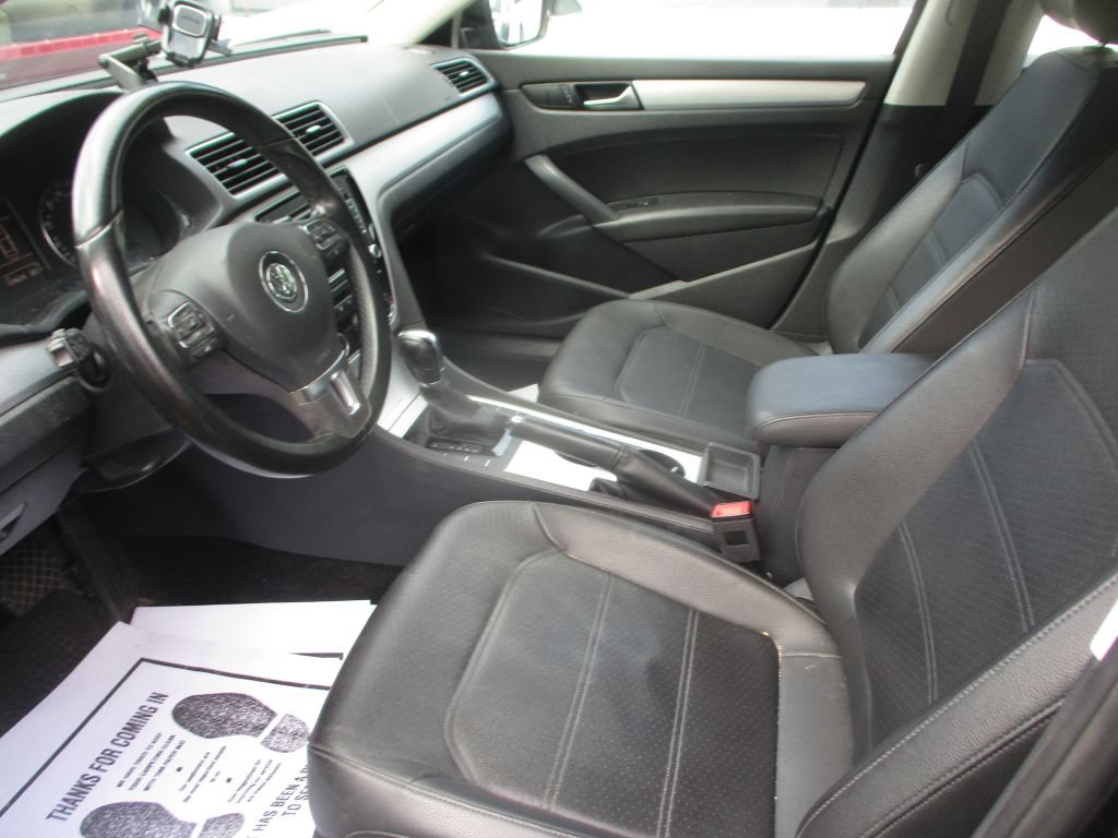 Used 2013 Volkswagen Passat 2.5 SE FWD image 11