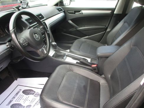 Used 2013 Volkswagen Passat 2.5 SE image 11