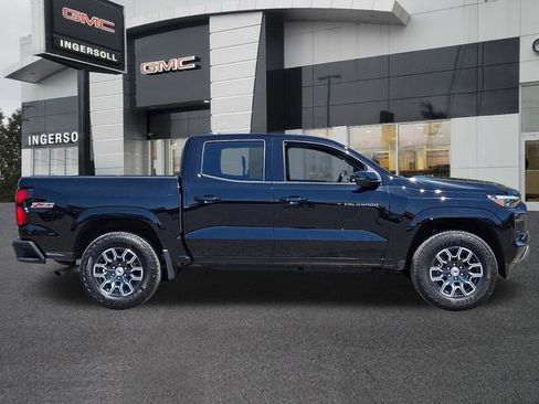 Used 2025 Chevrolet Colorado Z71 w/ Technology Package AWD/4WD image 25