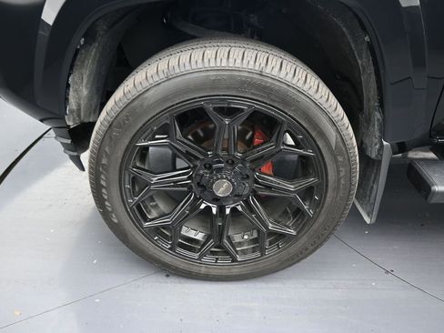 Used 2020 Toyota Tacoma TRD Sport RWD image 9