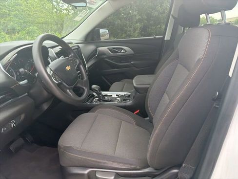 Used 2021 Chevrolet Traverse LS FWD image 10