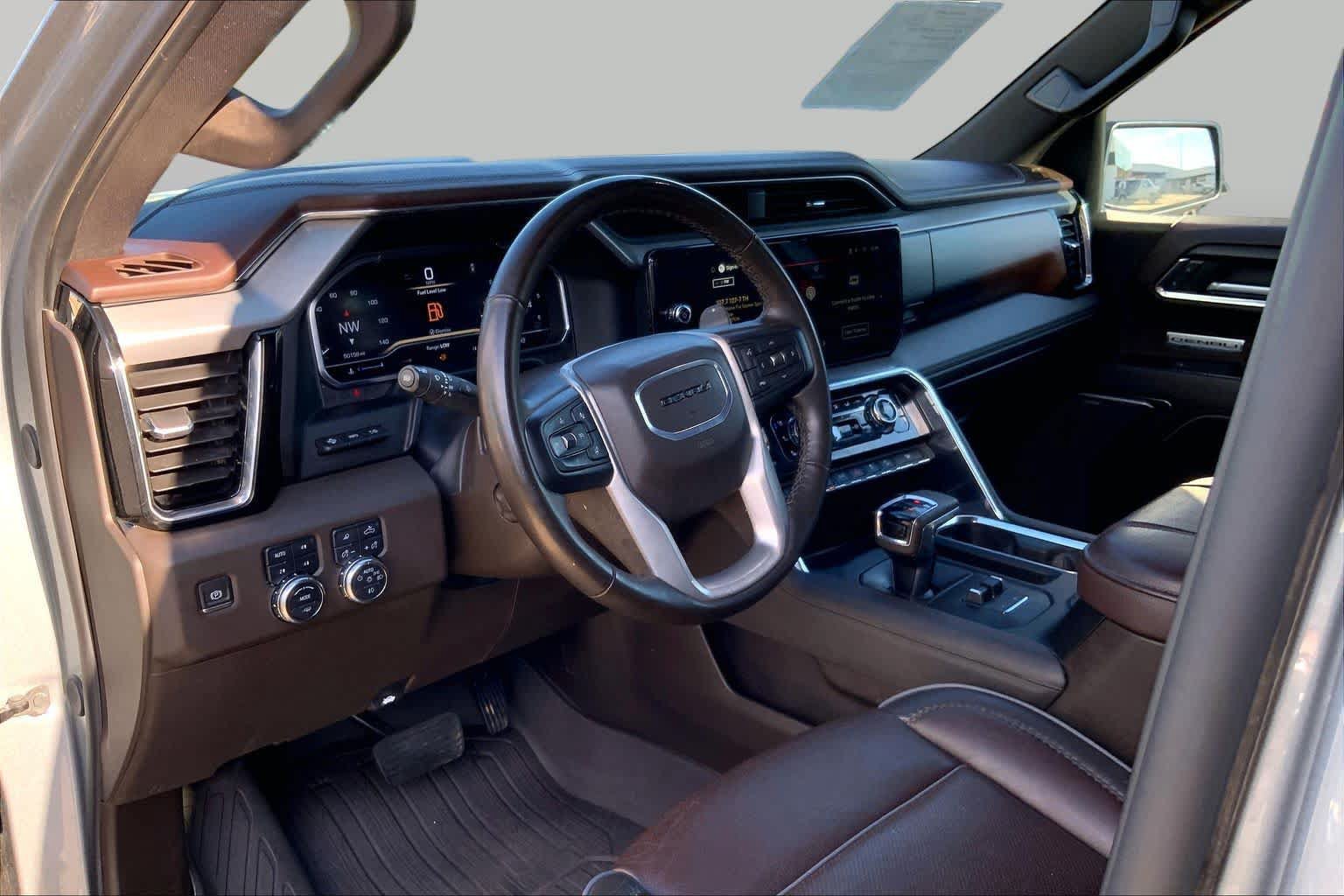 Used 2024 GMC Sierra 1500 Denali w/ Denali Reserve Package AWD/4WD image 16