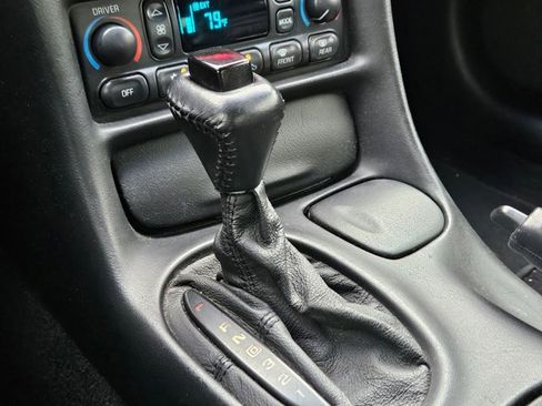 Used 2002 Chevrolet Corvette Coupe w/ Preferred Equipment Group2 RWD image 11