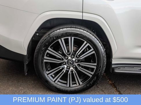 Used 2024 Lexus LX 600 4WD w/ Appearance Package image 7