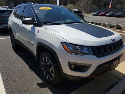 Used 2021 Jeep Compass Trailhawk image 3