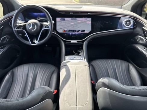 Used 2023 Mercedes-Benz EQS 580 4MATIC SUV image 17