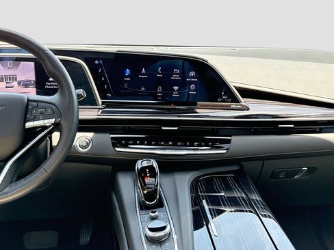 Certified 2022 Cadillac Escalade Sport w/ Touring Package RWD image 17