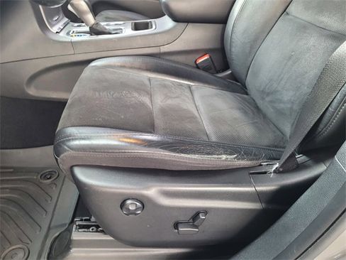 Certified 2021 Jeep Grand Cherokee Laredo X image 17