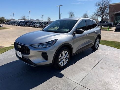 Certified 2024 Ford Escape Active image 3