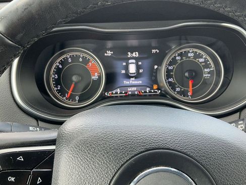 Used 2019 Jeep Cherokee Limited image 13