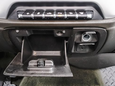 Used 2016 GMC Sierra 2500 SLT w/ Suspension Package, Off-Road image 16