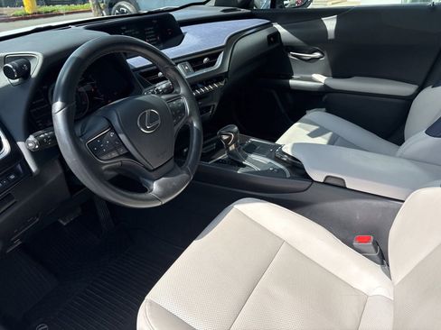 Used 2019 Lexus UX 250h w/ Premium Package AWD/4WD image 7