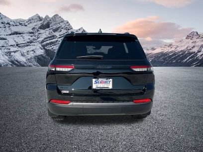 New 2026 Jeep Grand Cherokee Limited w/ Limited Altitude Package