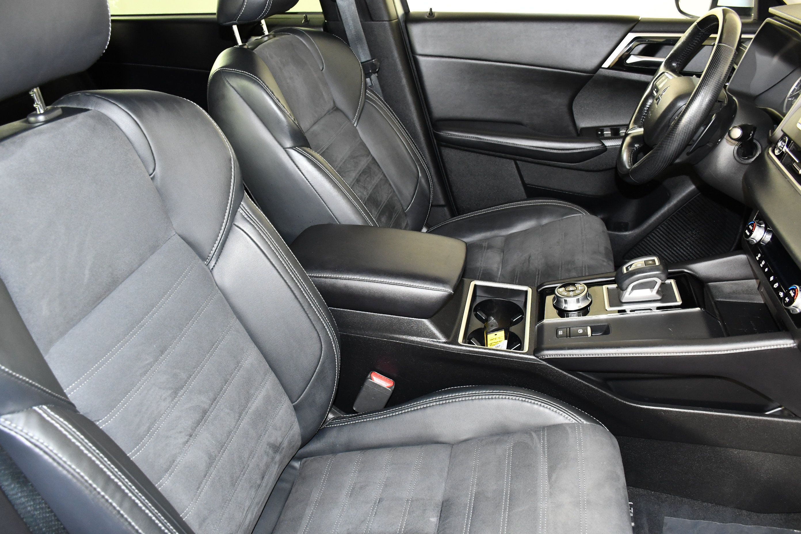 Used 2022 Mitsubishi Outlander SE AWD/4WD image 39
