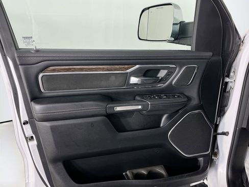 Used 2019 RAM 1500 Laramie AWD/4WD image 26