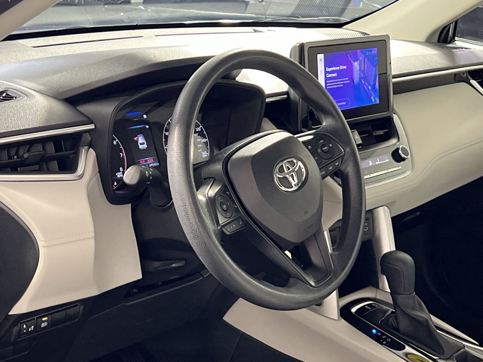 Used 2023 Toyota Corolla Cross L FWD image 16