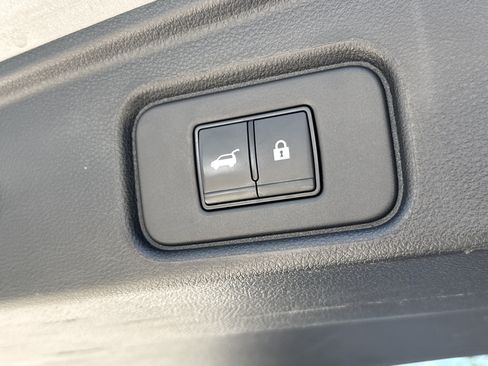Used 2024 Nissan Pathfinder Platinum AWD/4WD image 20