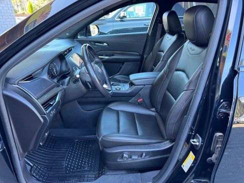 Used 2019 Cadillac XT4 Sport w/ Cold Weather Package AWD/4WD image 9