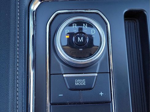 Used 2024 Ford Expedition XLT image 16