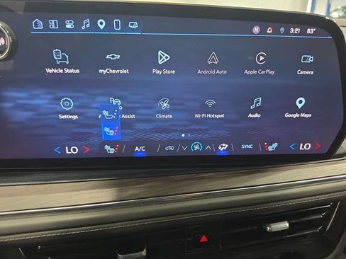 Used 2025 Chevrolet Suburban Z71 AWD/4WD image 15