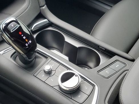 New 2026 Cadillac XT5 Luxury image 11