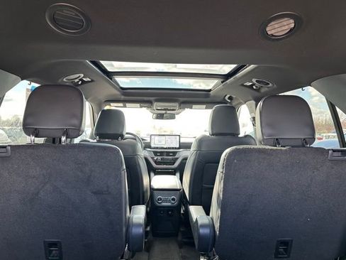 Used 2025 Ford Explorer ST AWD/4WD image 13