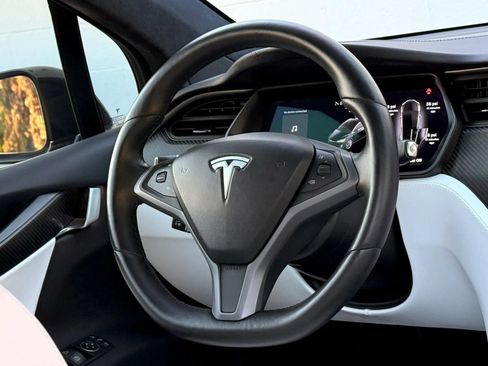 Used 2018 Tesla Model X 75D AWD/4WD image 13