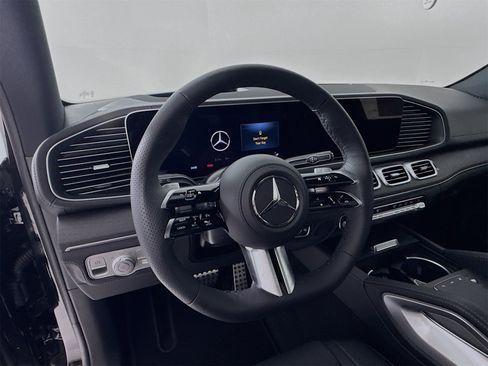 New 2026 Mercedes-Benz GLS 580 4MATIC image 12