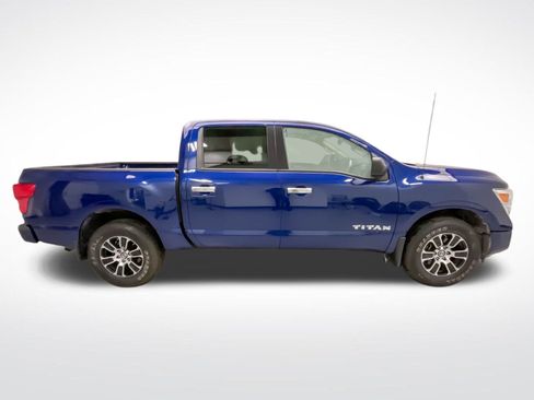 Used 2021 Nissan Titan SV w/ SV Convenience Package AWD/4WD image 4