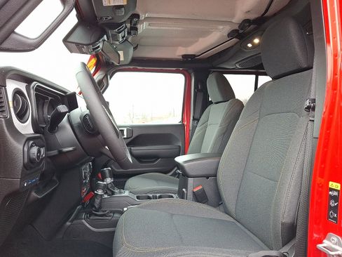 Certified 2025 Jeep Wrangler Willys image 13