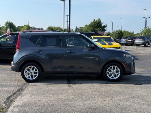 Used 2022 Kia Soul LX w/ Technology Package FWD image 2